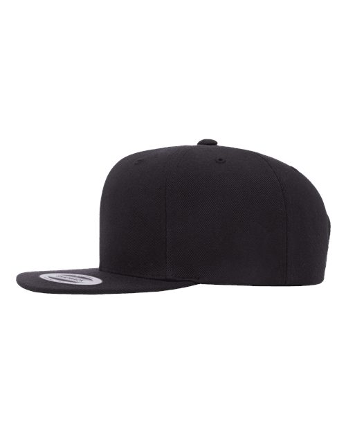 Premium Flat Bill Snapback Cap – Detail