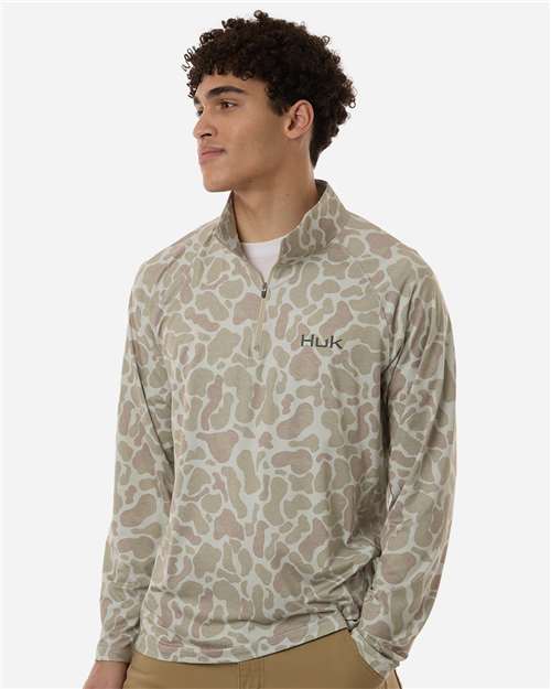 Men's Airweight KC Printed Quarter-Zip Pullover – On Model – Side
