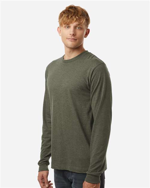 Unisex Fine Jersey Long Sleeve T-Shirt – On Model – Side