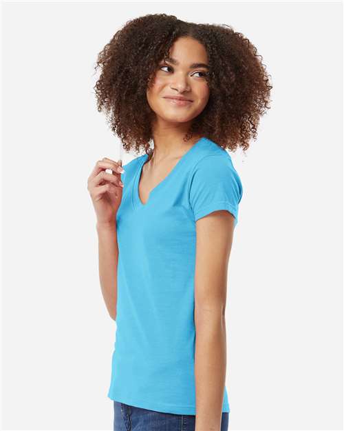 Women's Fine Jersey V-Neck T-Shirt – On Model – Side