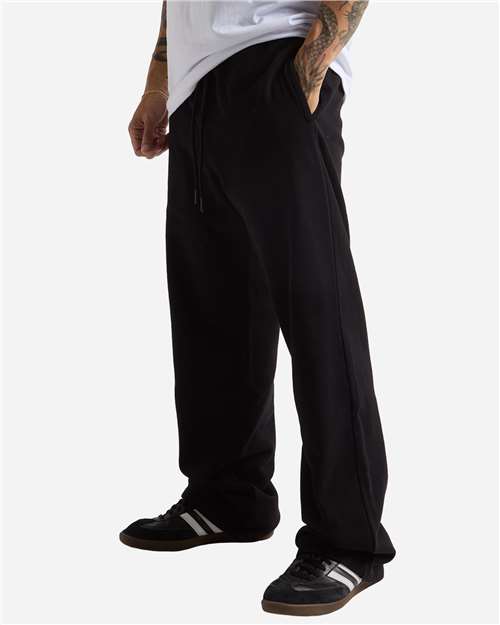 Unisex Garment-Dyed Straight Leg Sweatpants – On Model – Side