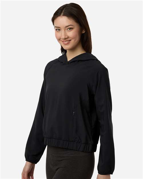 Women's UltraUVP Shoreline Long Sleeve Hooded Pullover – On Model – Side