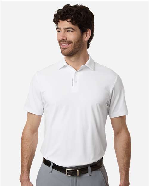 Under Armour 6009652 Polo Drive Bonded para hombre Model Shot