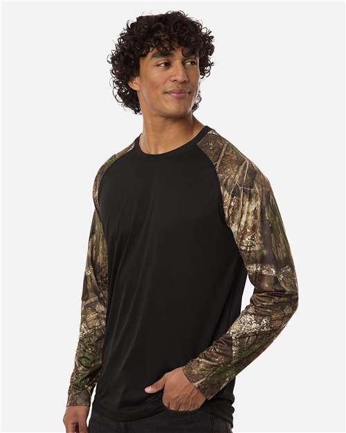 Unisex Realtree® Performance Colorblocked Long Sleeve T-Shirt – On Model – Side