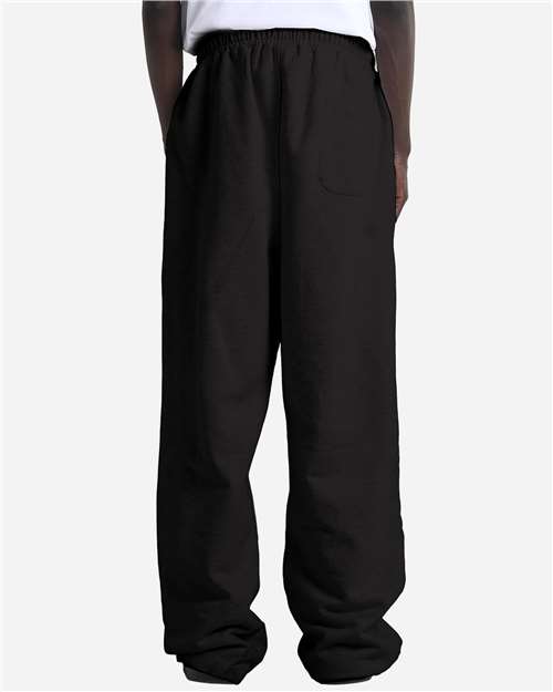Unisex Garment-Dyed Pleated Fleece Pants – On Model – Back