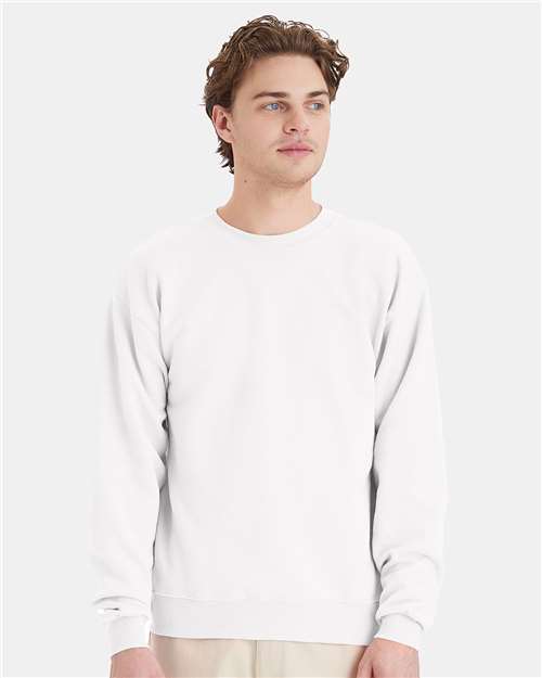Hanes P160 Sudadera con cuello redondo Ecosmart® Model Shot