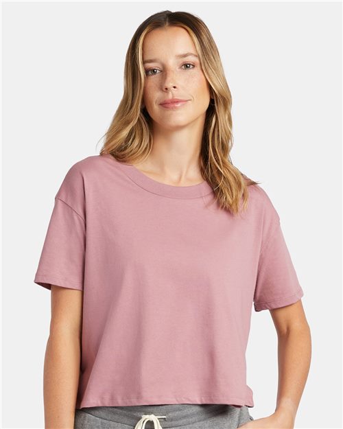 Alternative 5114C Camiseta corta de jersey de algodón para mujer Go-To Headliner Model Shot