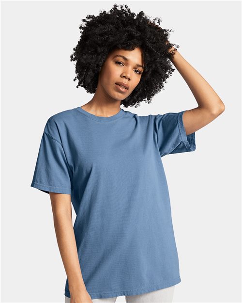 Comfort Colors 1717 T-shirt épais teinté en pièce Model Shot