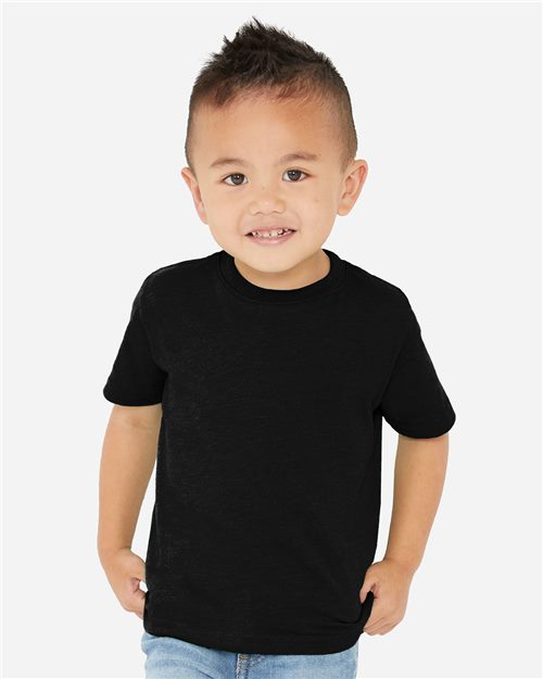 Rabbit Skins 3321 Camiseta de jersey fino para niños pequeños Model Shot