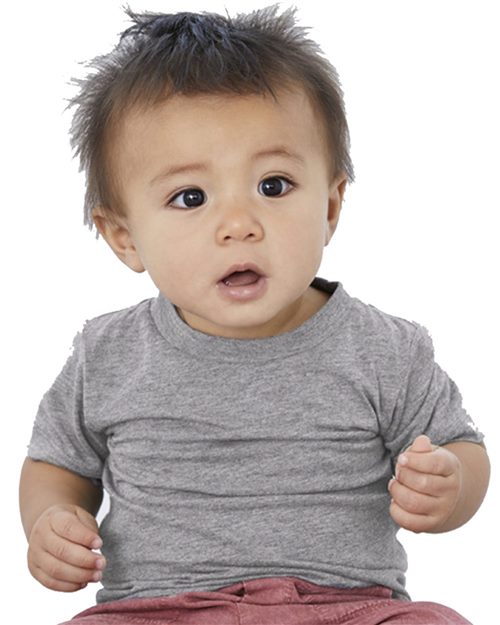 BELLA + CANVAS 3413B Baby Triblend Camiseta de manga corta Model Shot