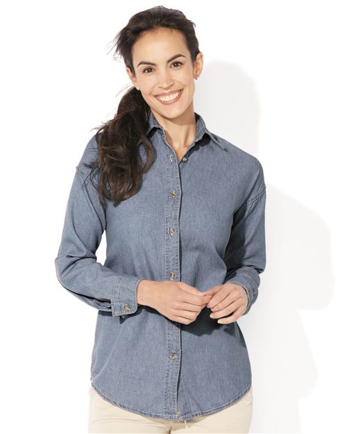 Sierra Pacific 5211 Camisa vaquera de manga larga para mujer Model Shot