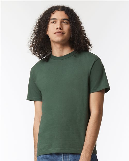 American Apparel 1301 T-shirt unisexe classique en coton épais Model Shot