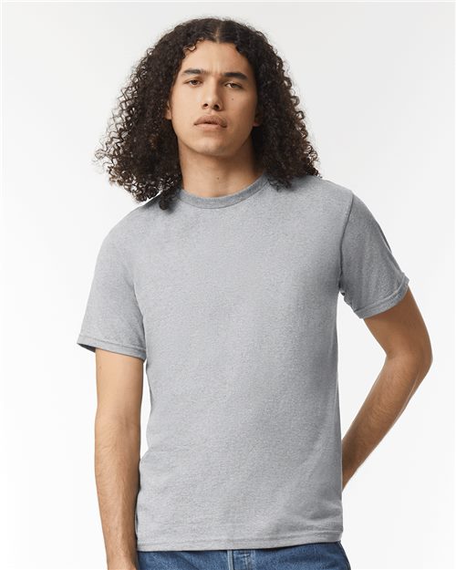 American Apparel 1701 T-shirt unisexe en coton mi-léger Model Shot