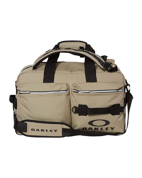Oakley FOS900548 50L Utility Duffel Bag Model Shot